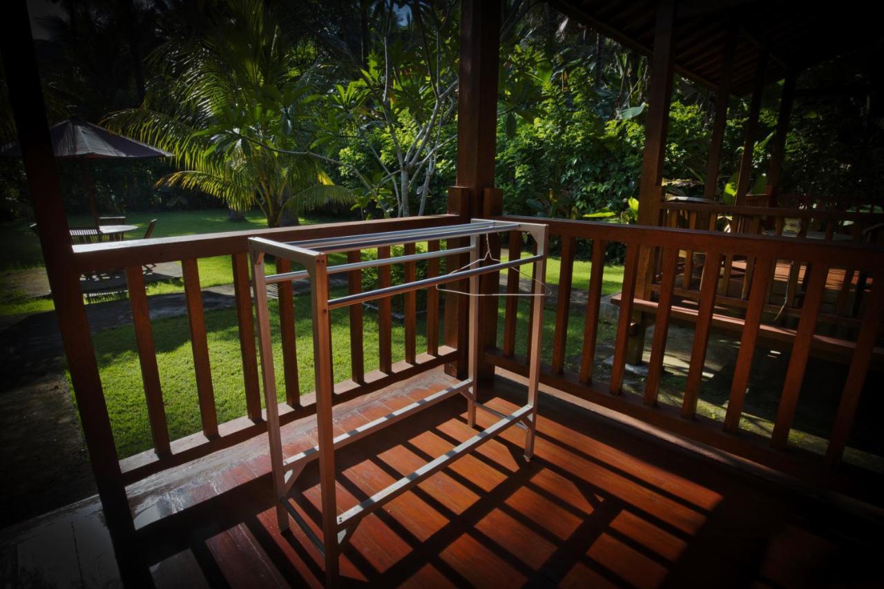 Puri Yalus Bungalow Toyapakeh Exterior photo