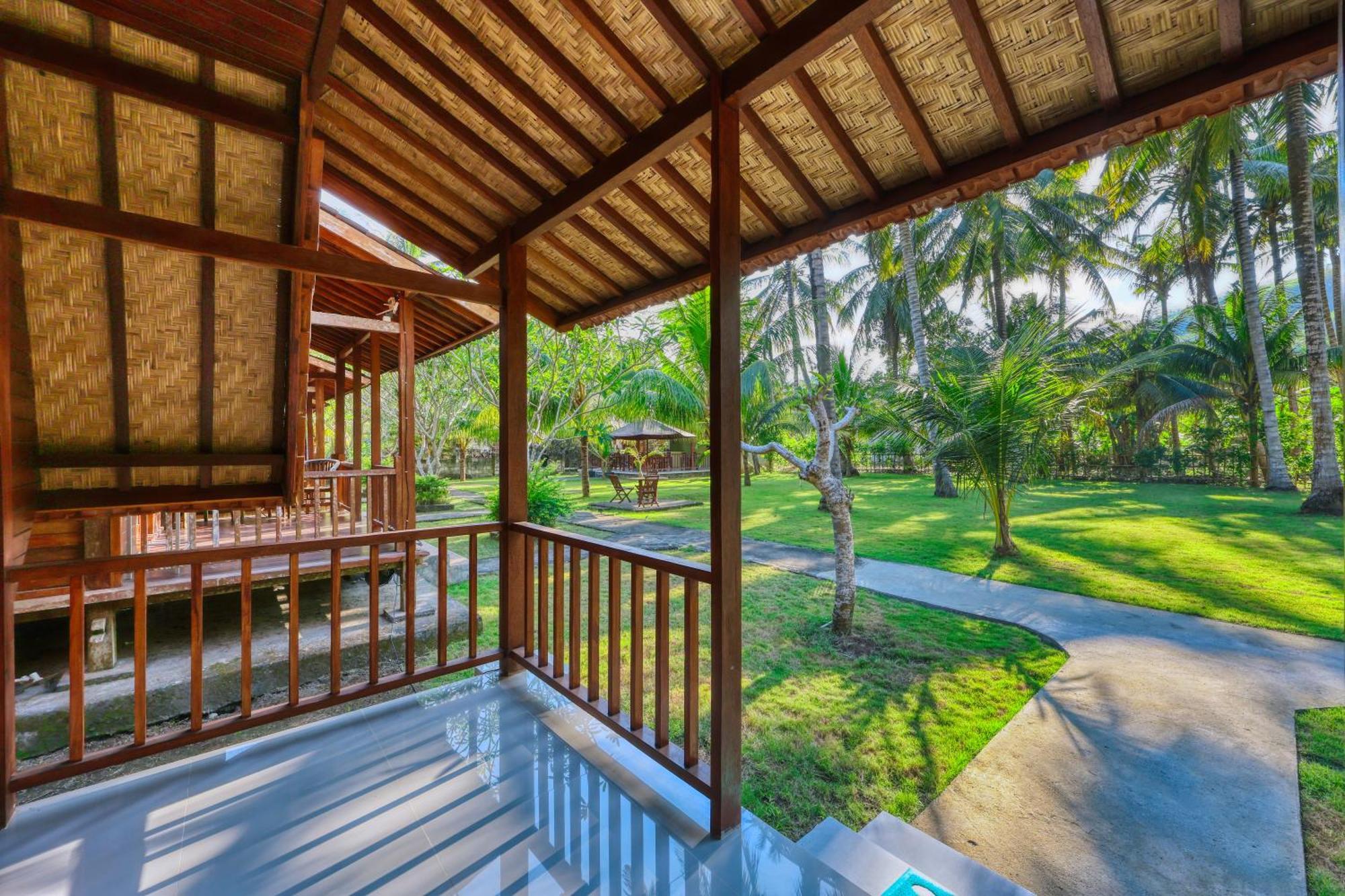 Puri Yalus Bungalow Toyapakeh Room photo