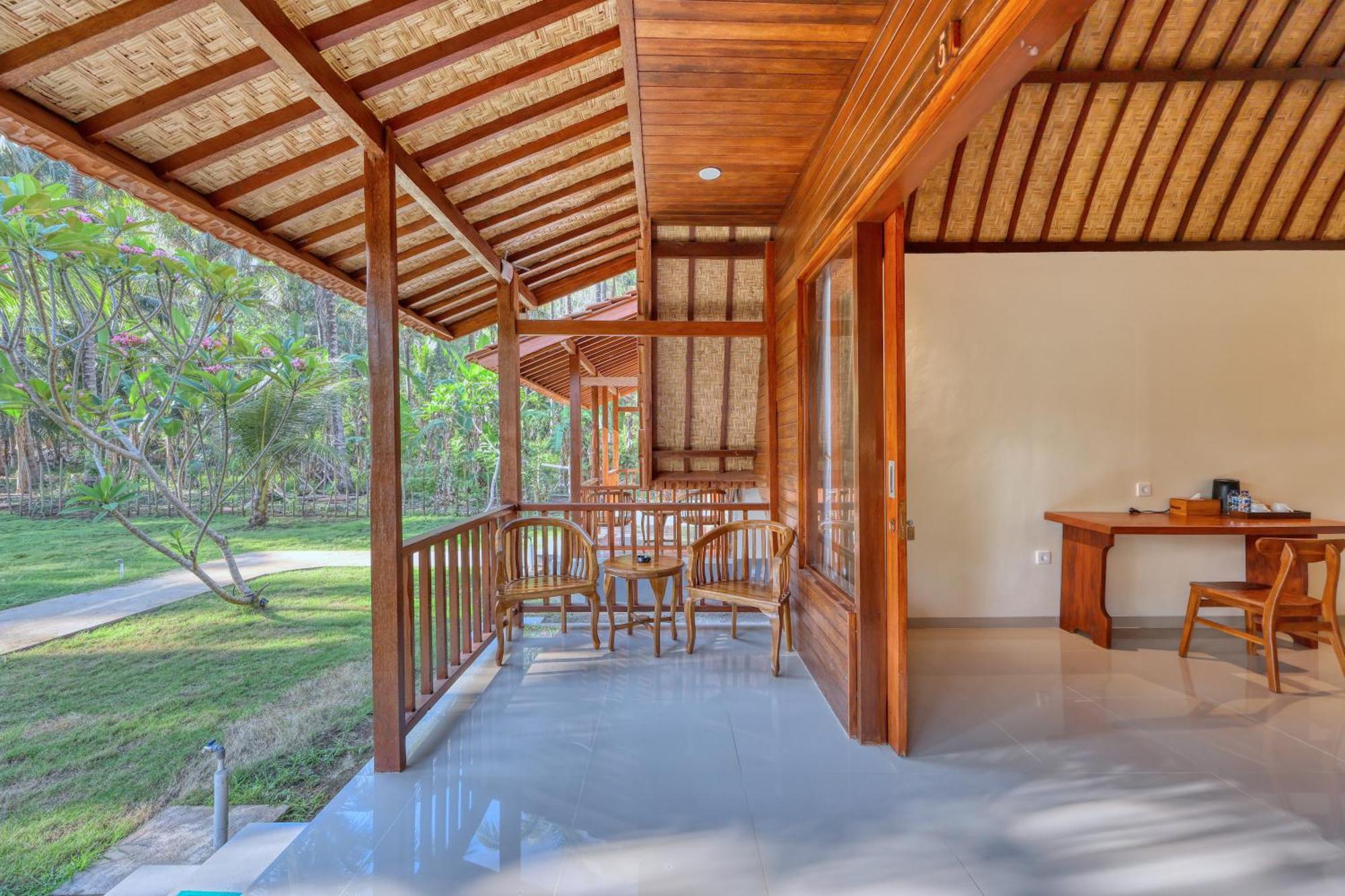 Puri Yalus Bungalow Toyapakeh Exterior photo