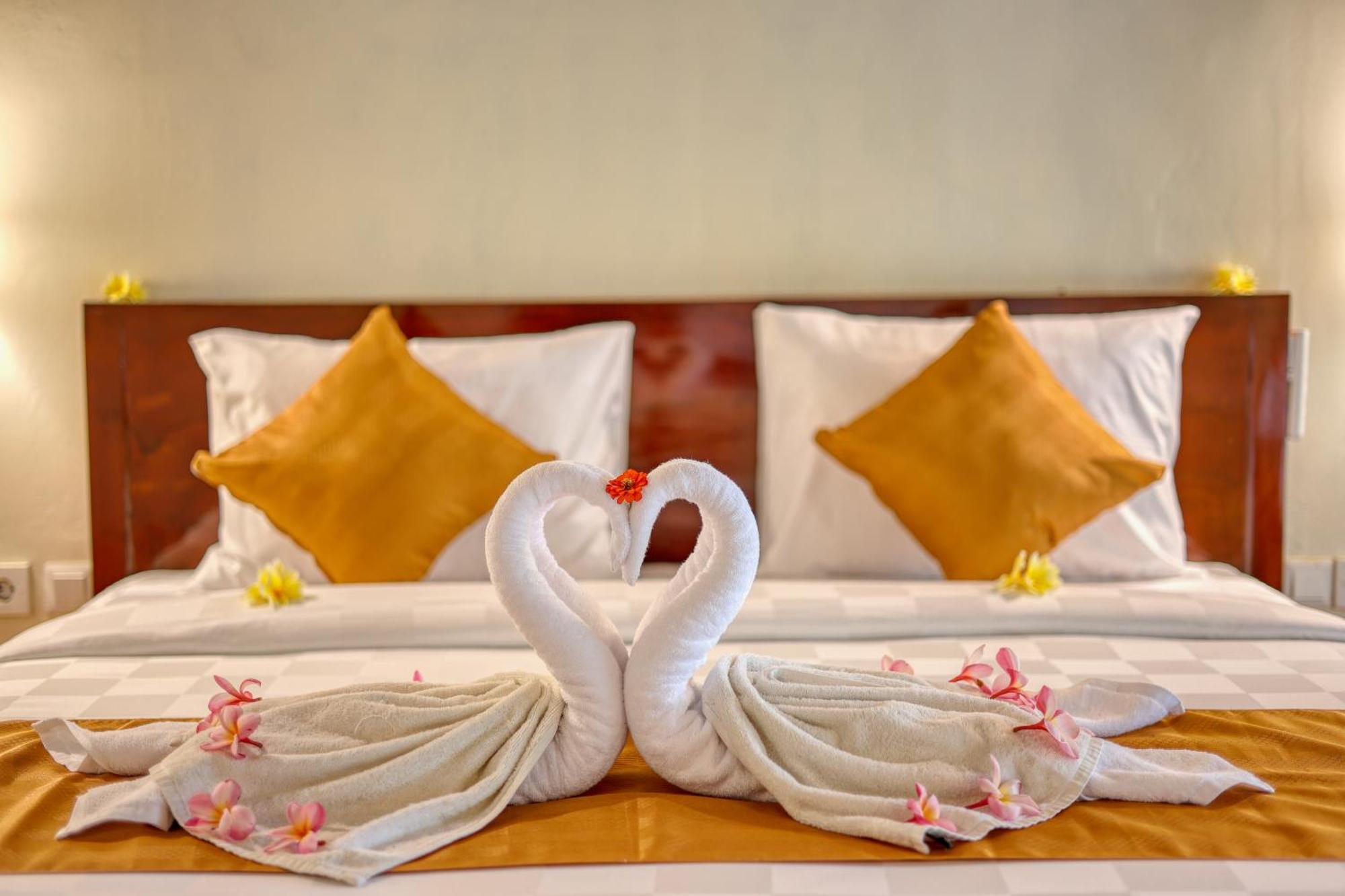 Puri Yalus Bungalow Toyapakeh Room photo