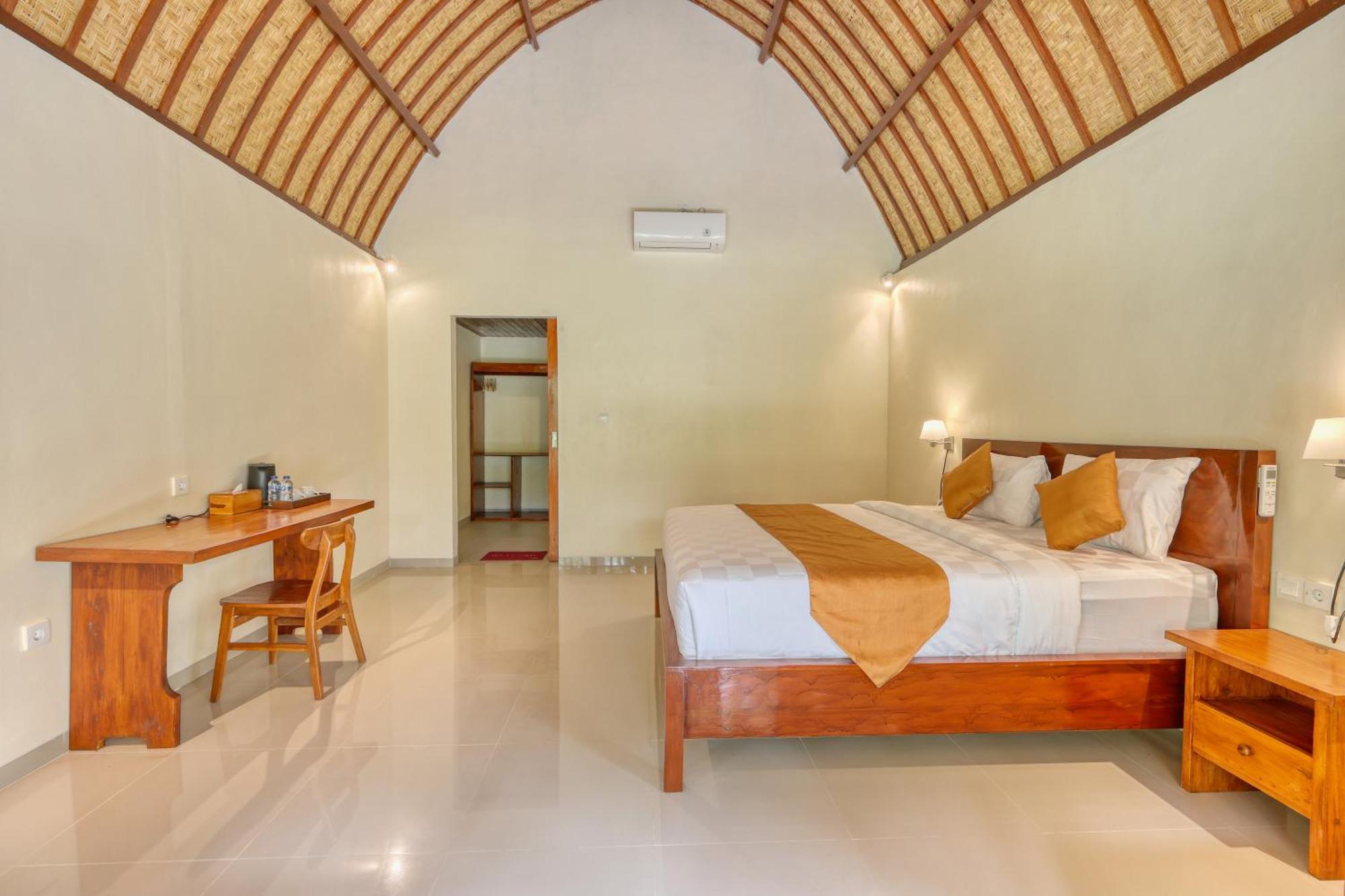 Puri Yalus Bungalow Toyapakeh Room photo