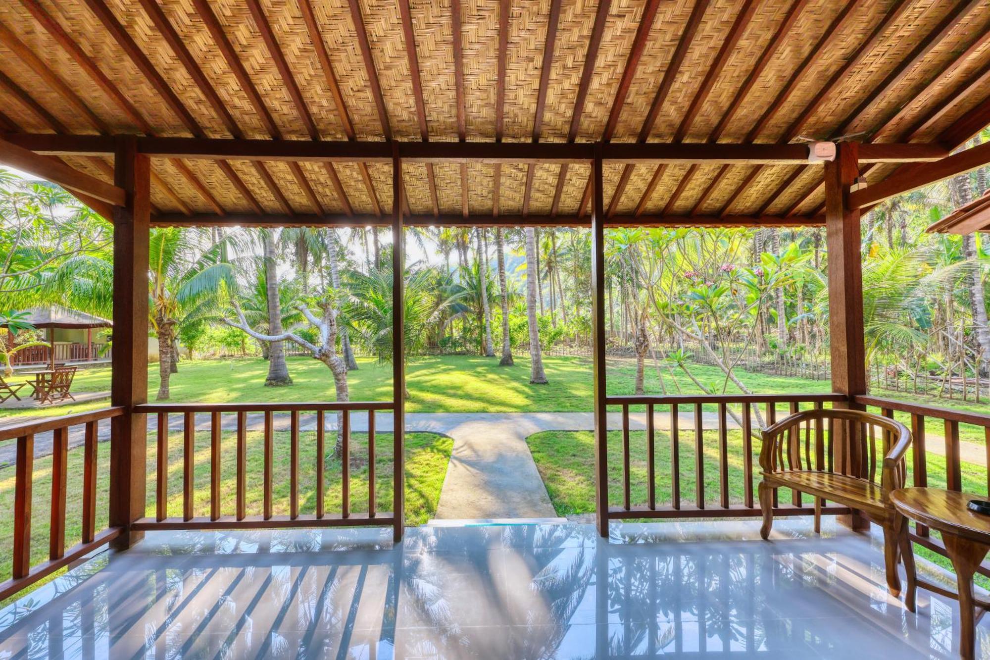 Puri Yalus Bungalow Toyapakeh Room photo