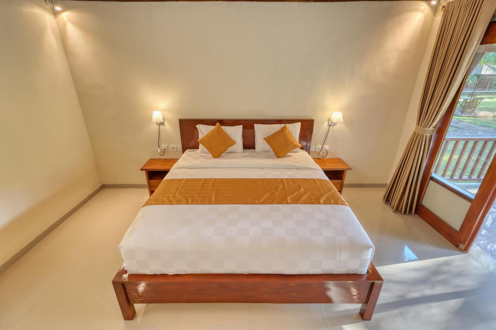 Puri Yalus Bungalow Toyapakeh Room photo