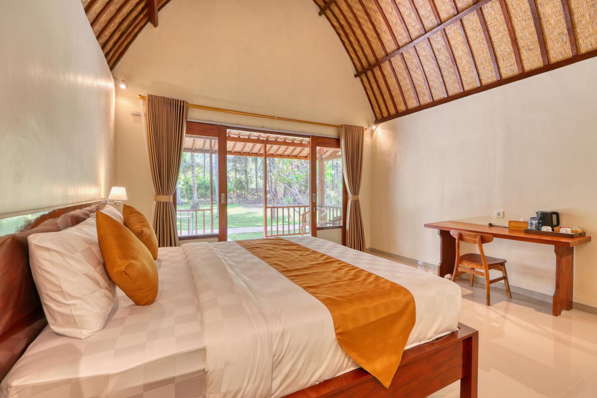 Puri Yalus Bungalow Toyapakeh Room photo