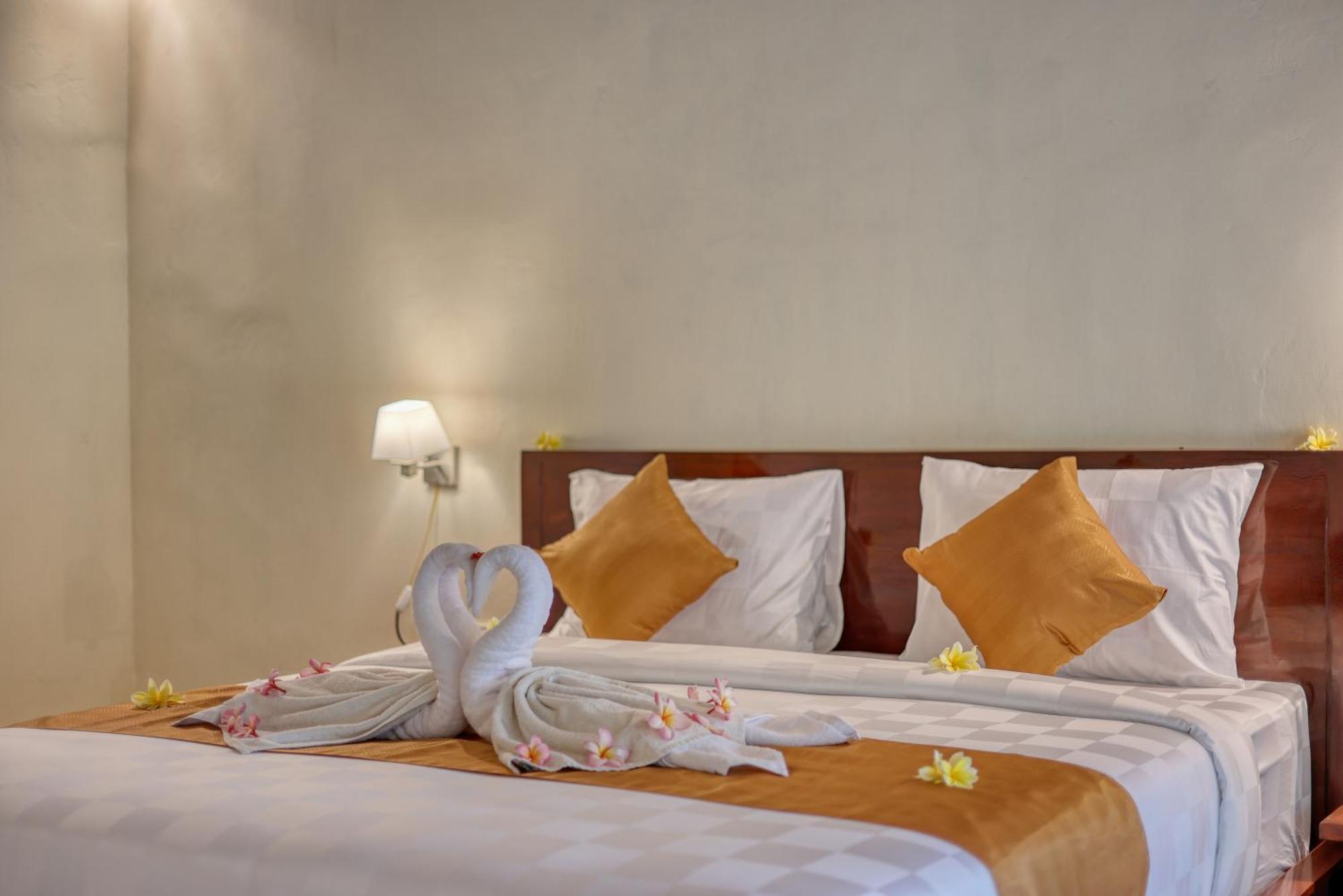 Puri Yalus Bungalow Toyapakeh Room photo