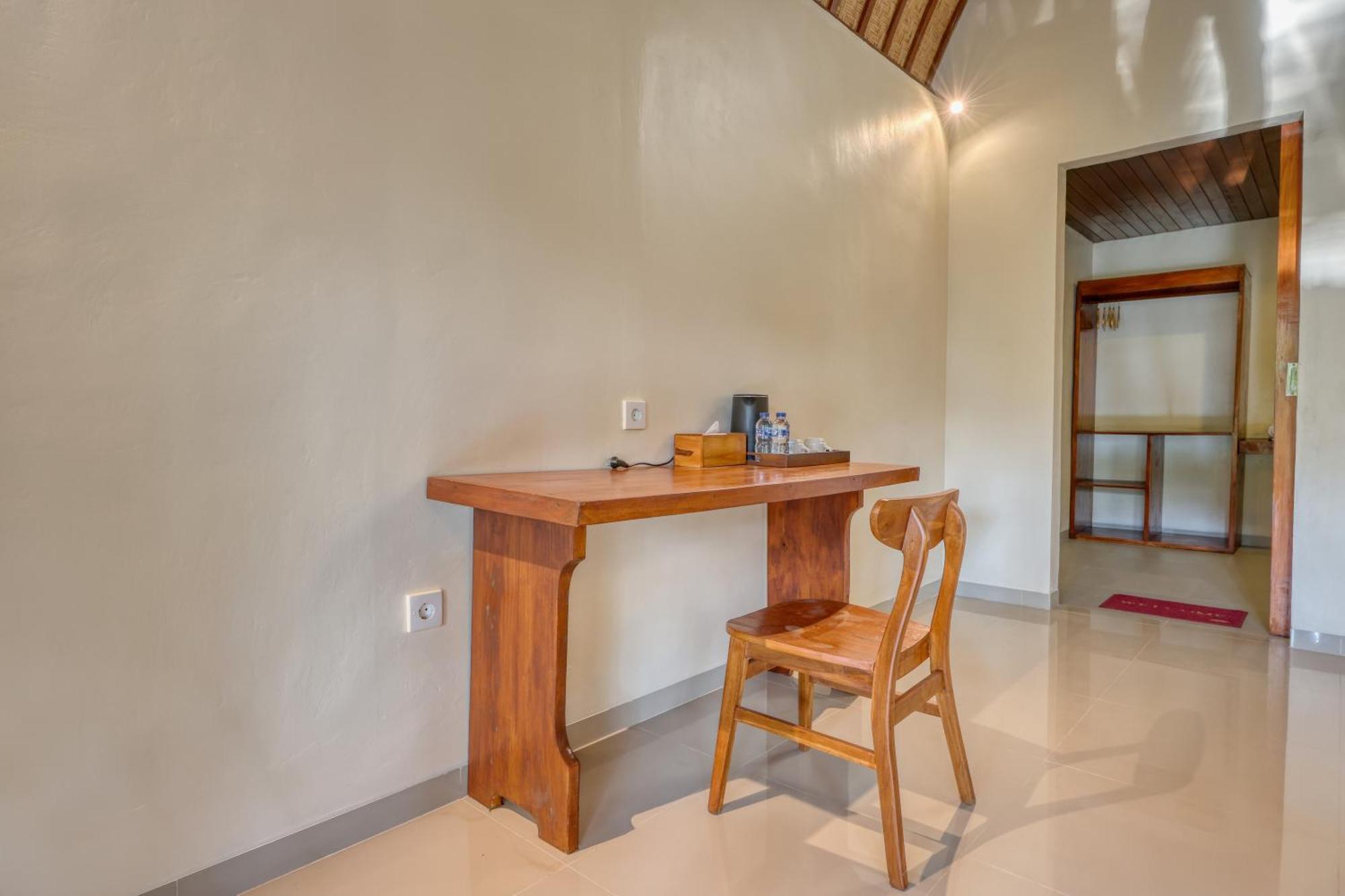 Puri Yalus Bungalow Toyapakeh Room photo